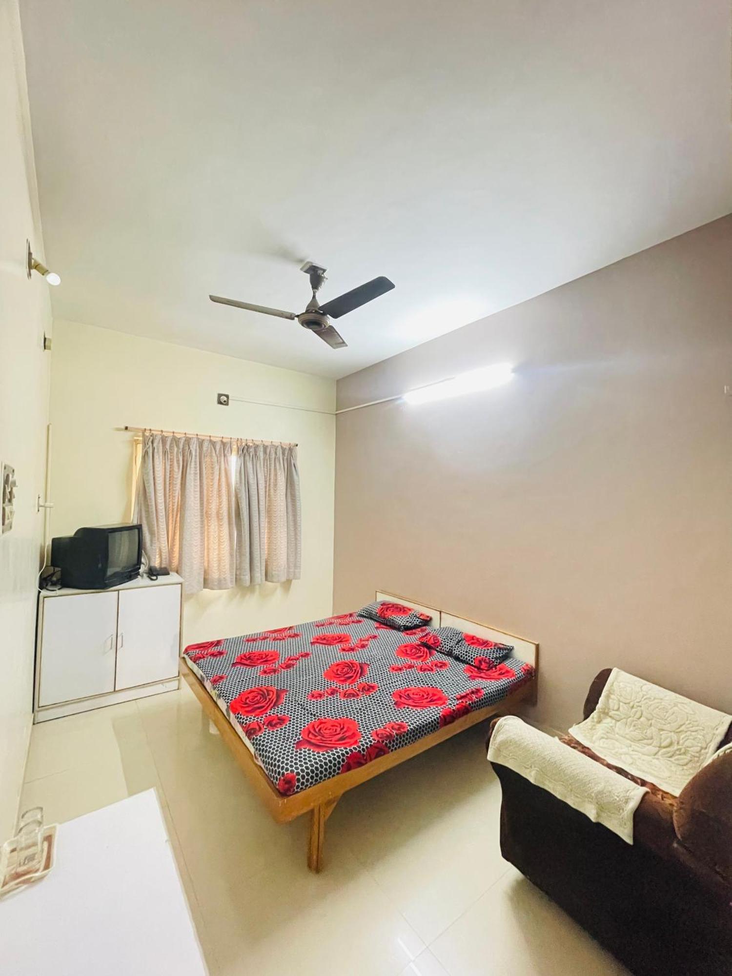 Hotel Rajdhani And Guest House Gujarat - Best Family Hotel In Halol Near Pavagadh And Halol Gidc Zimmer foto